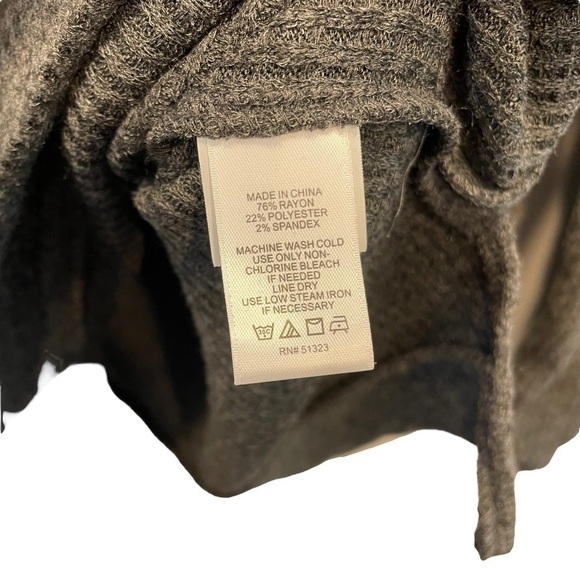 1. State Lattice V-Back Waffle Weave Sweater in Medium Heather Grey Small New - Picture 6 of 8